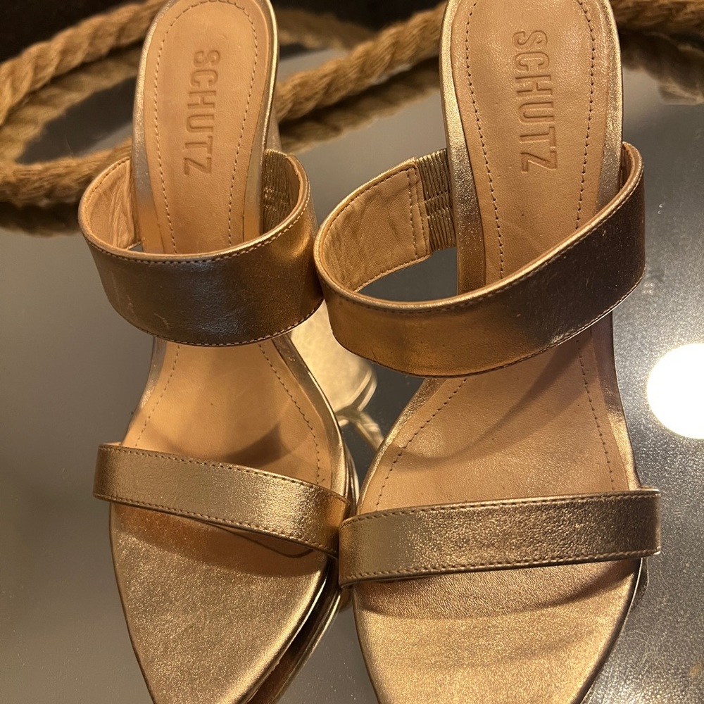 Schutz Womens Soraya Soft Gold